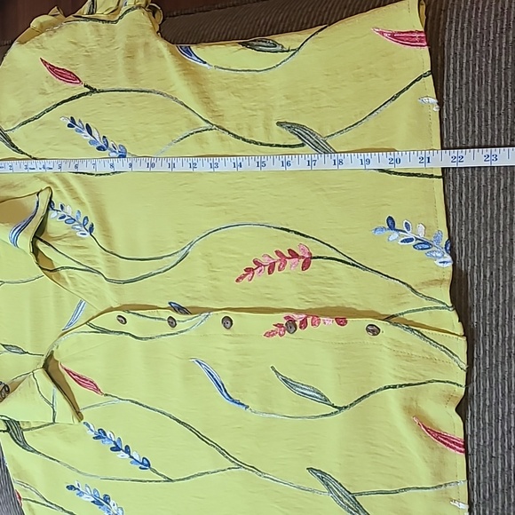 Kindred Embroidered Blouse - Picture 11 of 12